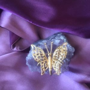 Monet vintage brooch